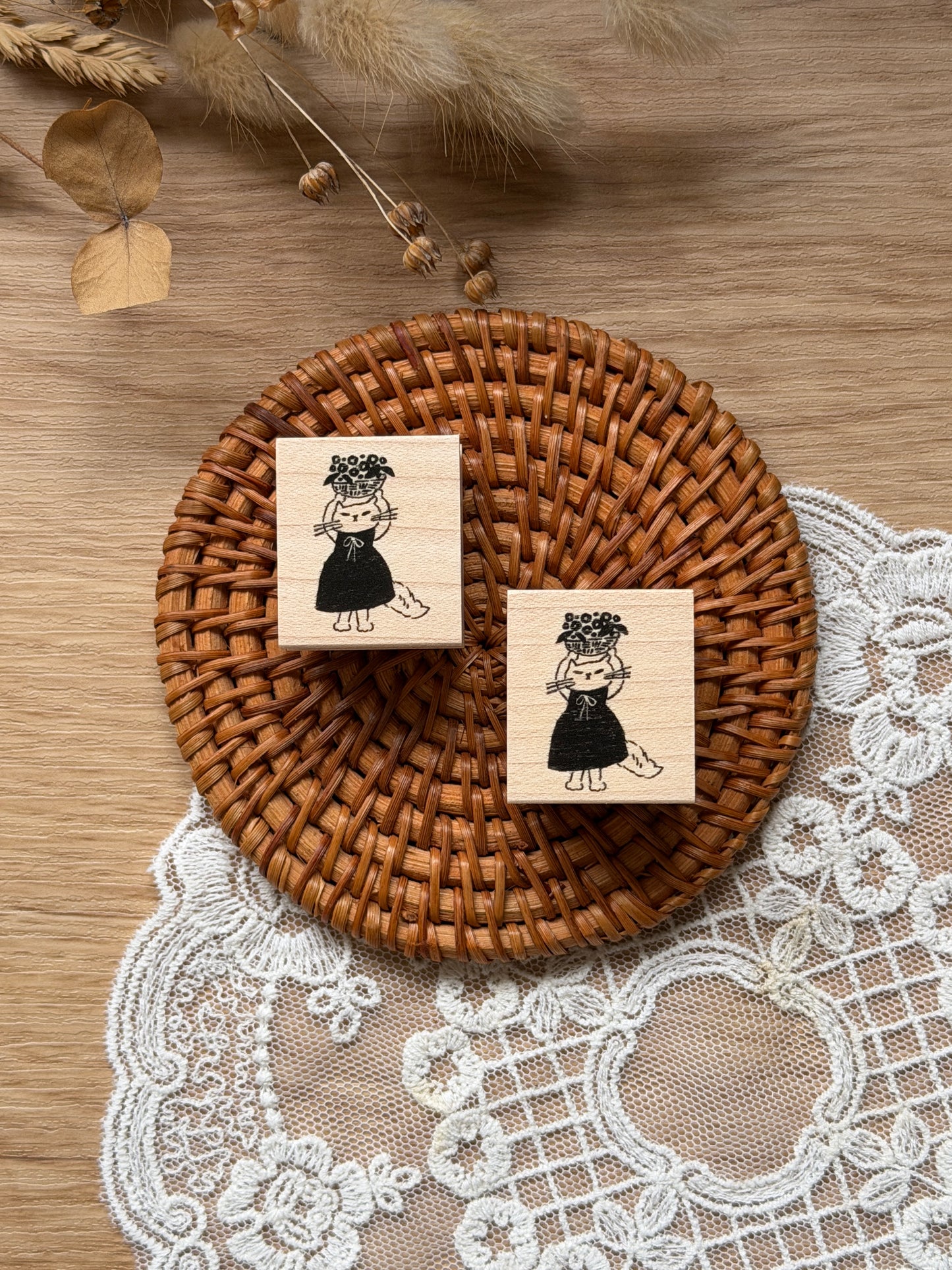 (NEW) Hankodori - Cat and Flower Basket | Wooden Rubber Stamp