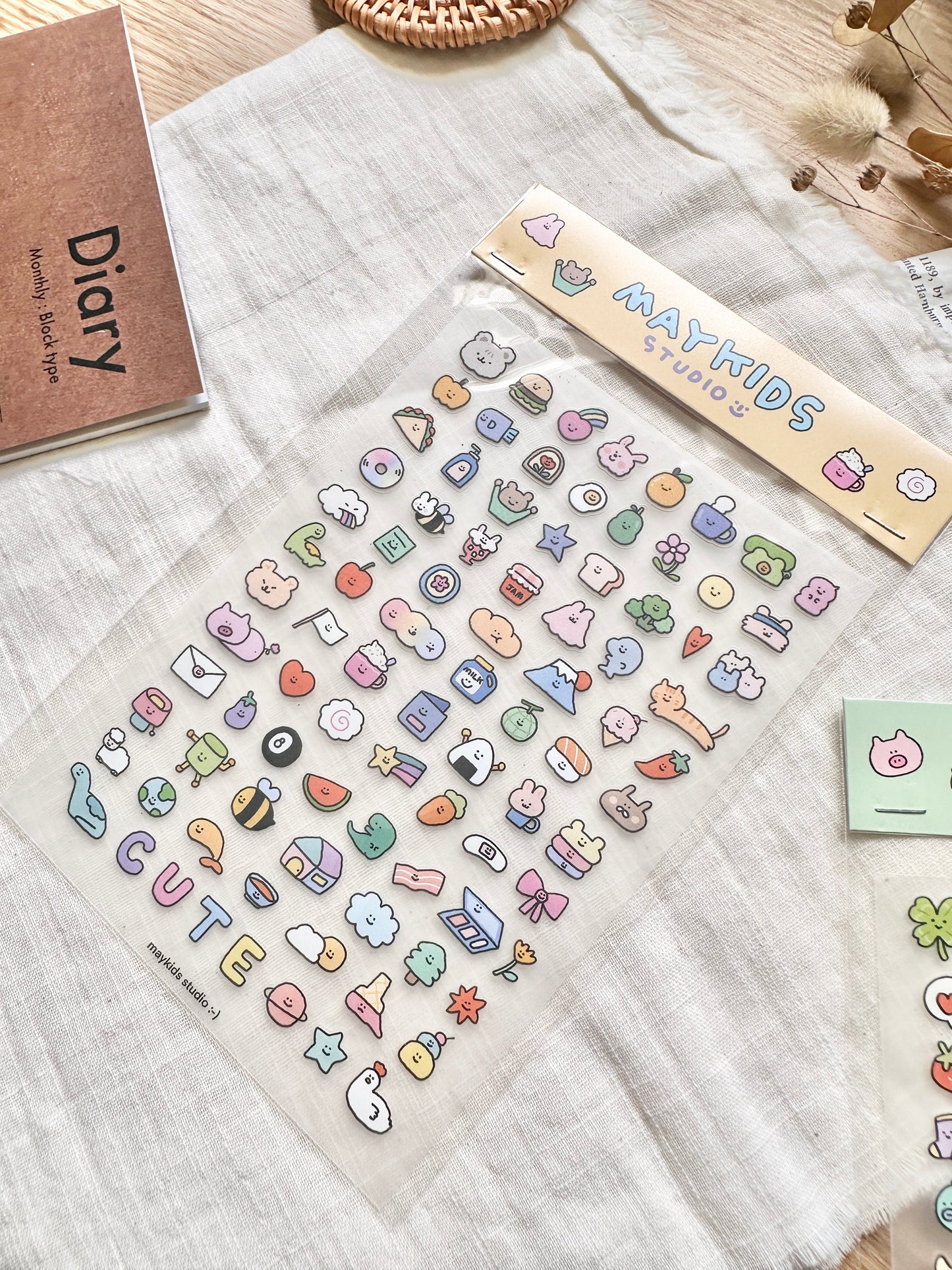 (NEW) Maykids Emoji 7 | Sticker Sheet
