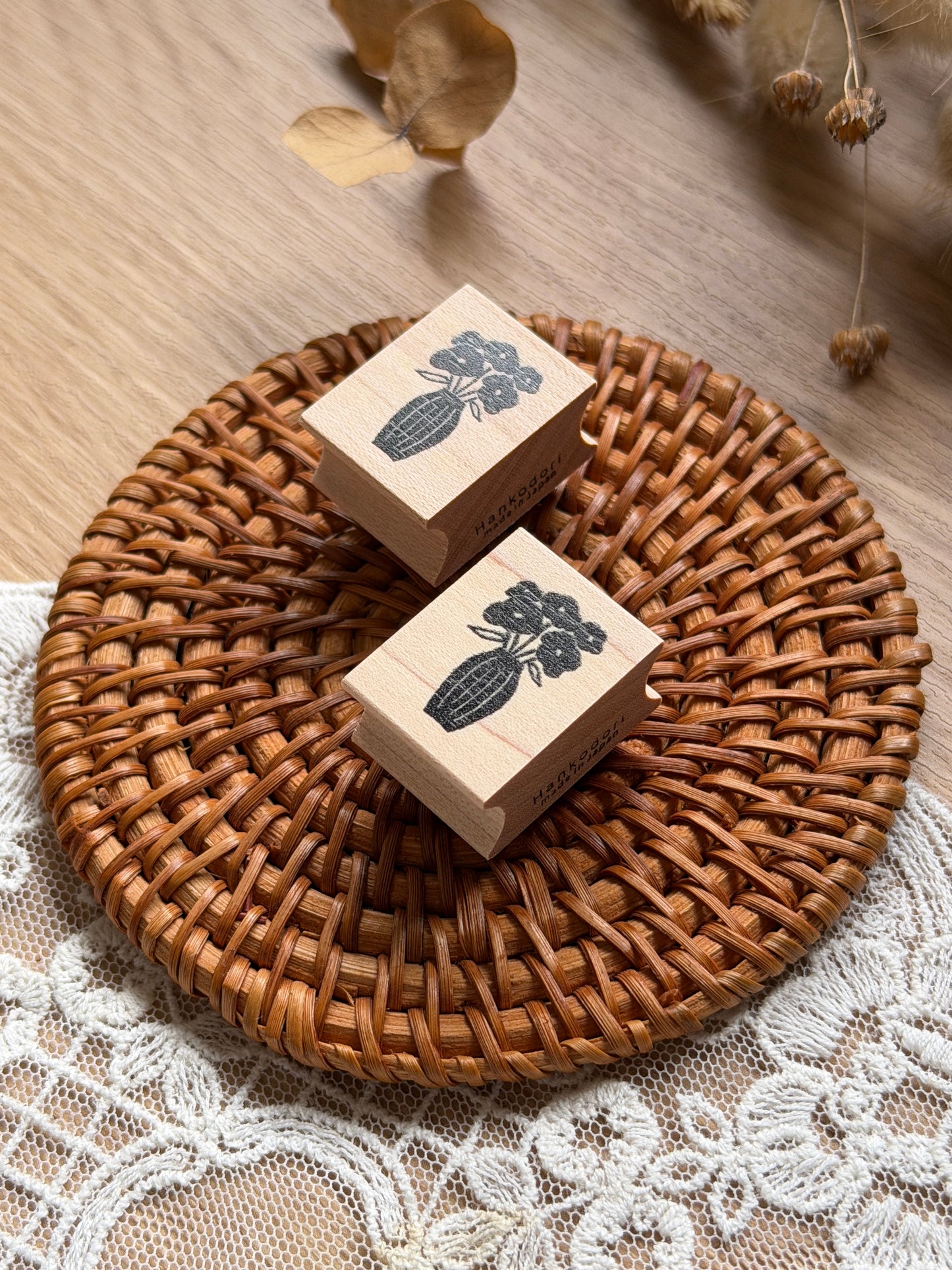 (NEW) Hankodori - Vase of Hapiness | Wooden Rubber Stamp