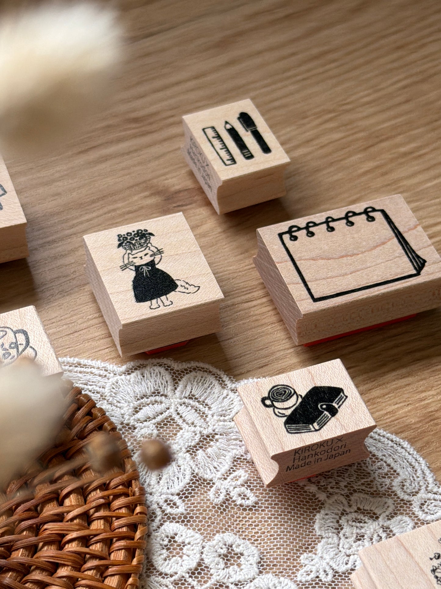 (NEW) Hankodori - Cat and Flower Basket | Wooden Rubber Stamp